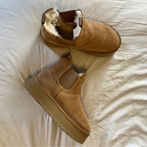 (f)UGG Tan Suede Boots